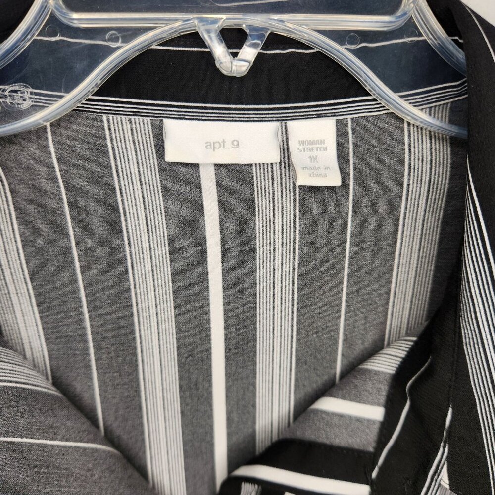 3/4 Length Sleeves Button Front Blouse Black White Stripe Woman's Size 1X - Picture 4 of 6